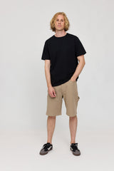 Nick ist 1,88 und trägt Größe L