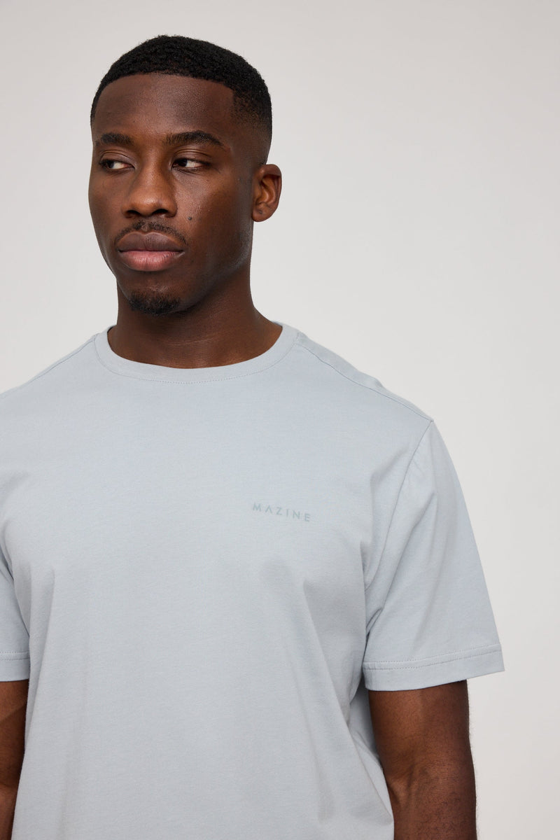 Terence ist 1,90 und trägt Größe L