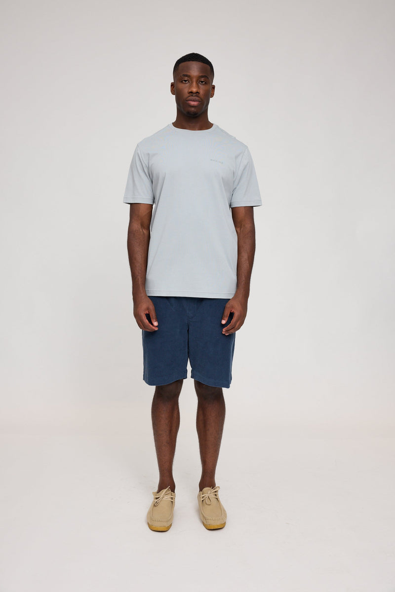 Terence ist 1,90 und trägt Größe L