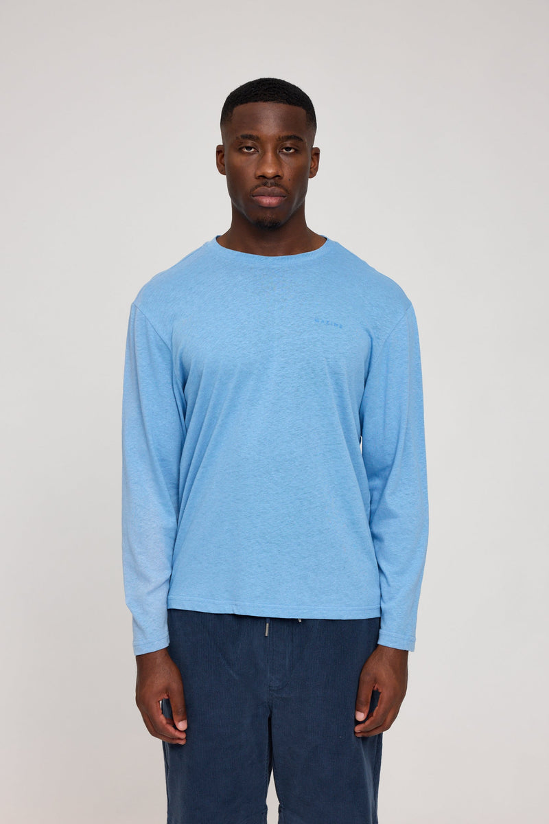 Terence ist 1,90 und trägt Größe L