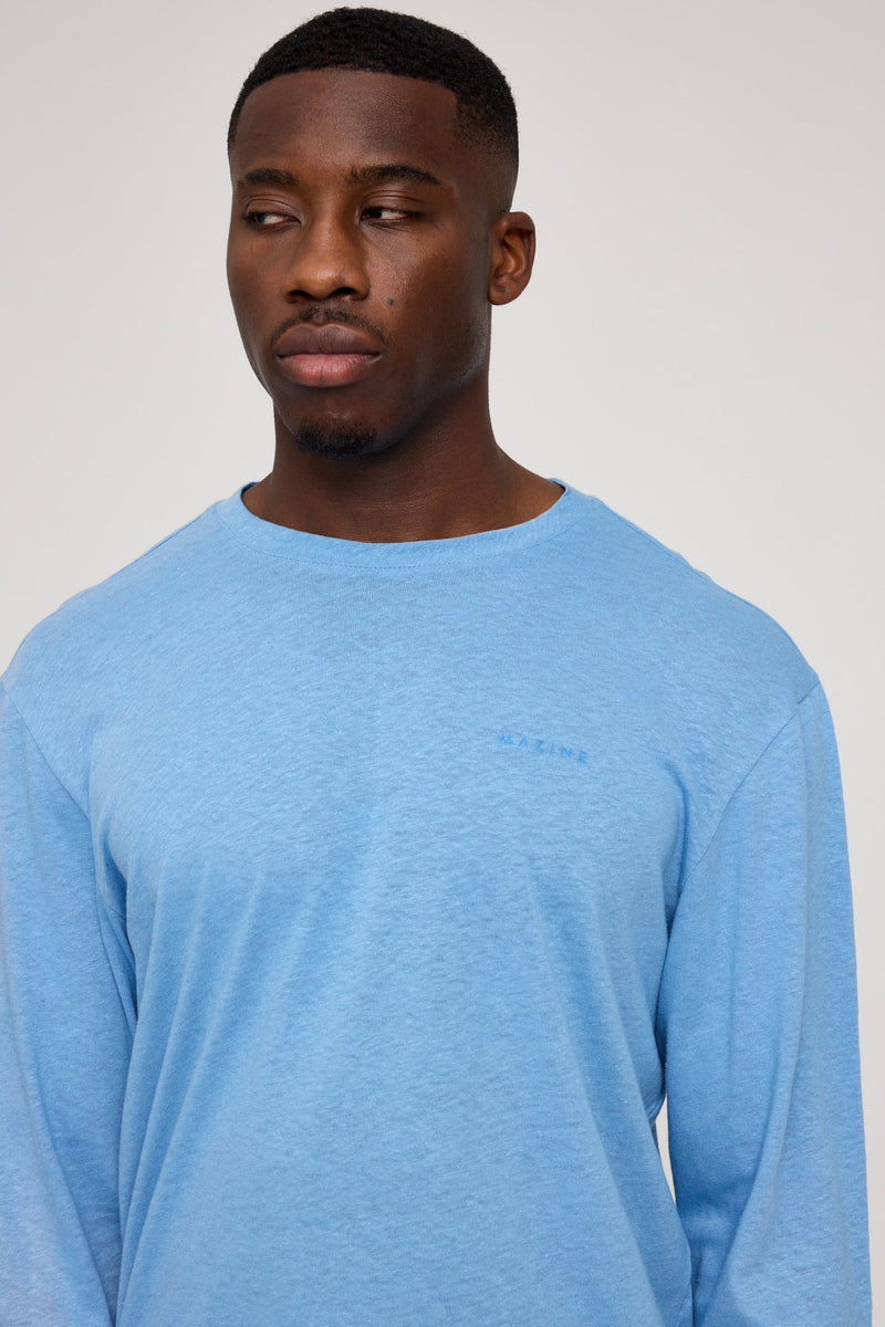 Terence ist 1,90 und trägt Größe L