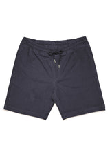 Terence ist 1,90 und trägt Größe L