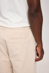 Terence ist 1,90 und trägt Größe L