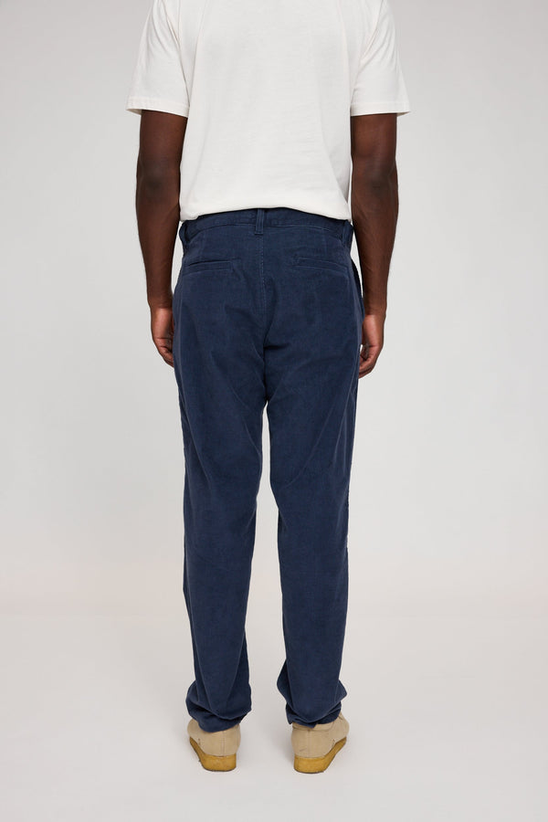 Terence ist 1,90 und trägt Größe L