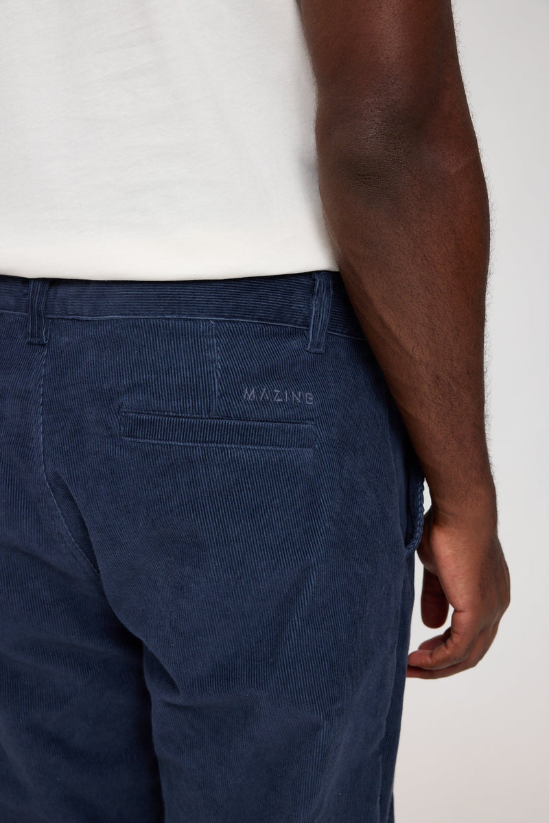 Terence ist 1,90 und trägt Größe L