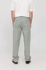 Nick ist 1,88 und trägt Größe L