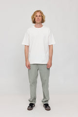 Nick ist 1,88 und trägt Größe L