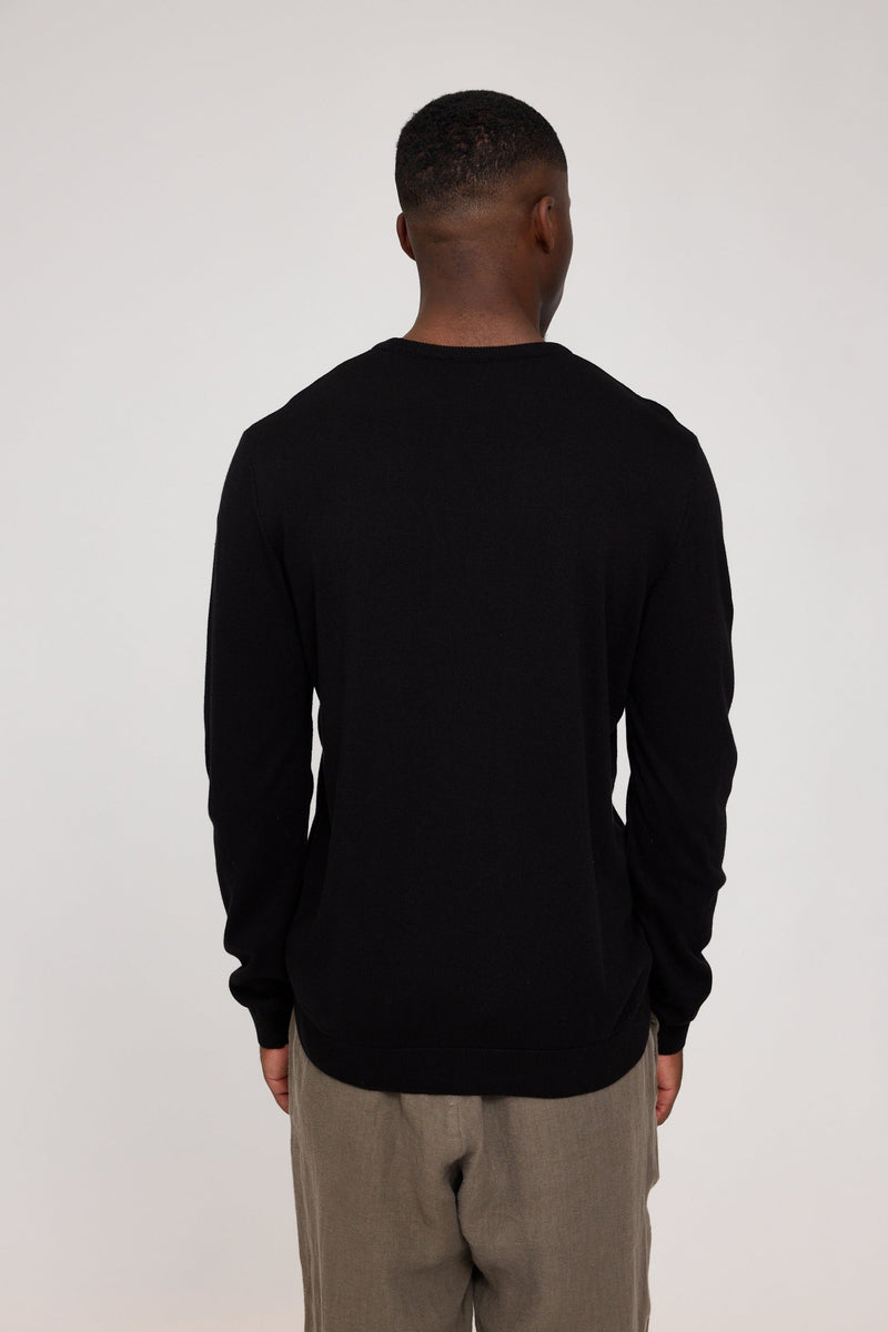 Terence ist 1,90 und trägt Größe L