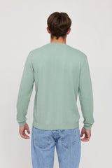 Lennox ist 1,90 und trägt Größe L