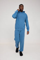 Terence ist 1,90 und trägt Größe L