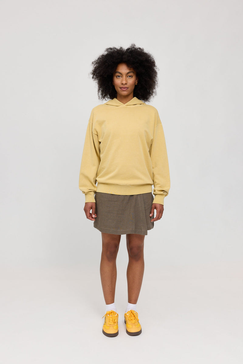 Jade ist 1,75 und trägt Größe S