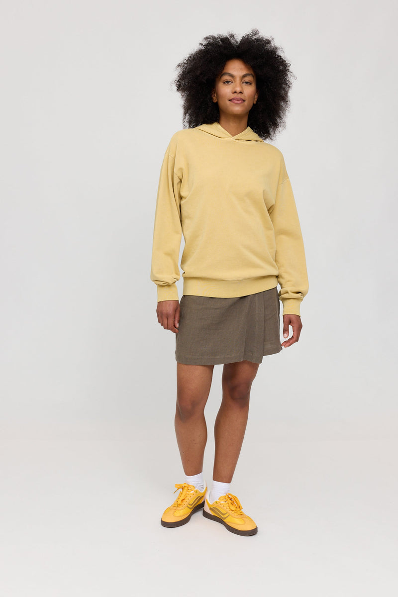 Jade ist 1,75 und trägt Größe S