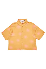 Julia ist 1,78 und trägt Größe S