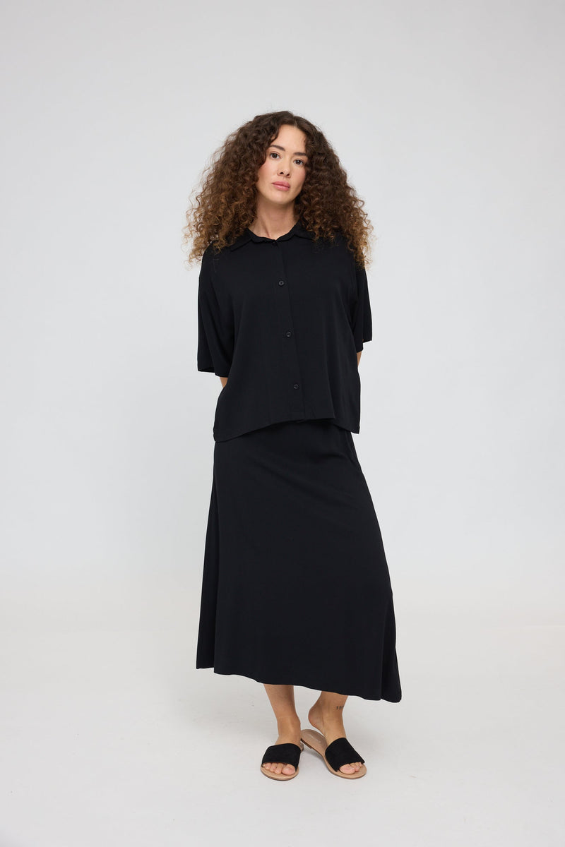 Mandy ist 1,68 und trägt Größe S