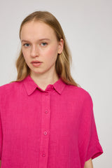 Julia ist 1,78 und trägt Größe S