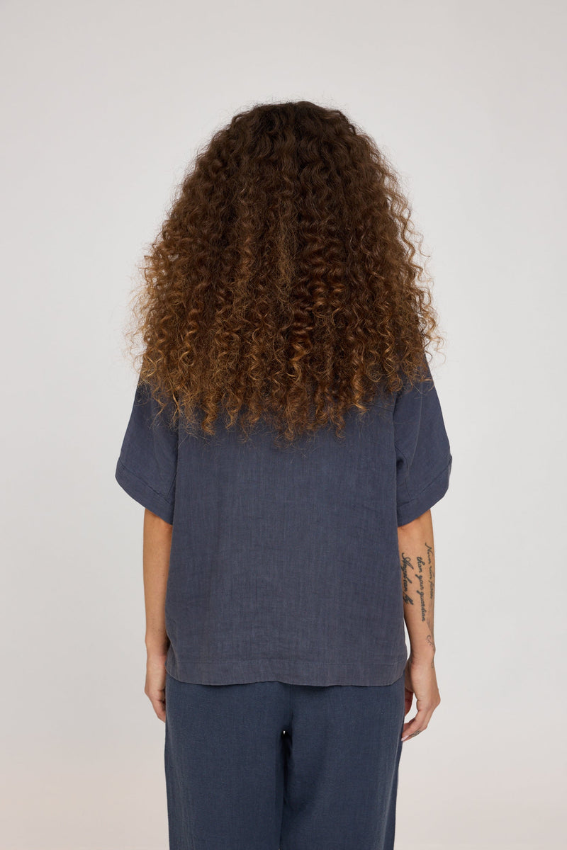 Mandy ist 1,68 und trägt Größe S