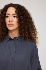 Mandy ist 1,68 und trägt Größe S