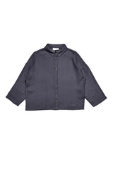 Julia ist 1,78 und trägt Größe S