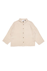 Julia ist 1,78 und trägt Größe S