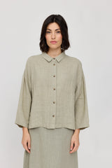 Maren ist 1,75 und trägt Größe S