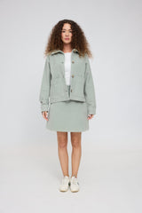 Mandy ist 1,68 und trägt Größe S