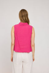 Julia ist 1,78 und trägt Größe S