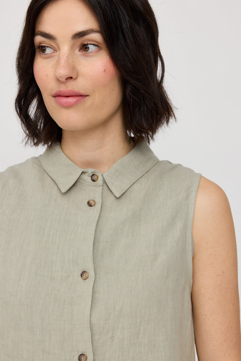 Maren ist 1,75 und trägt Größe S