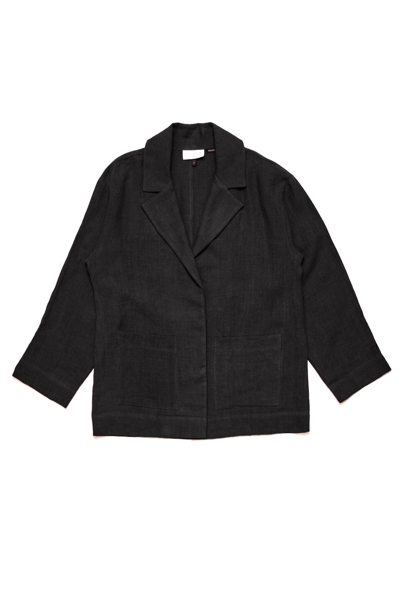 Julia ist 1,78 und trägt Größe S