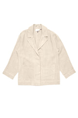 Julia ist 1,78 und trägt Größe S