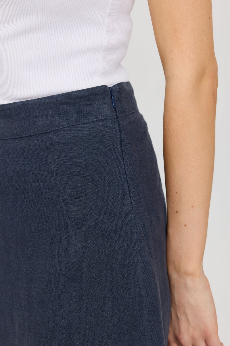 Julia ist 1,78 und trägt Größe S