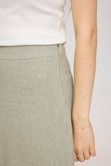 Julia ist 1,78 und trägt Größe S