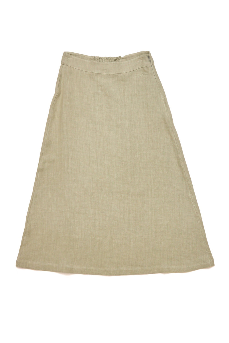 Julia ist 1,78 und trägt Größe S