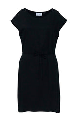 Maren ist 1,75 und trägt Größe S