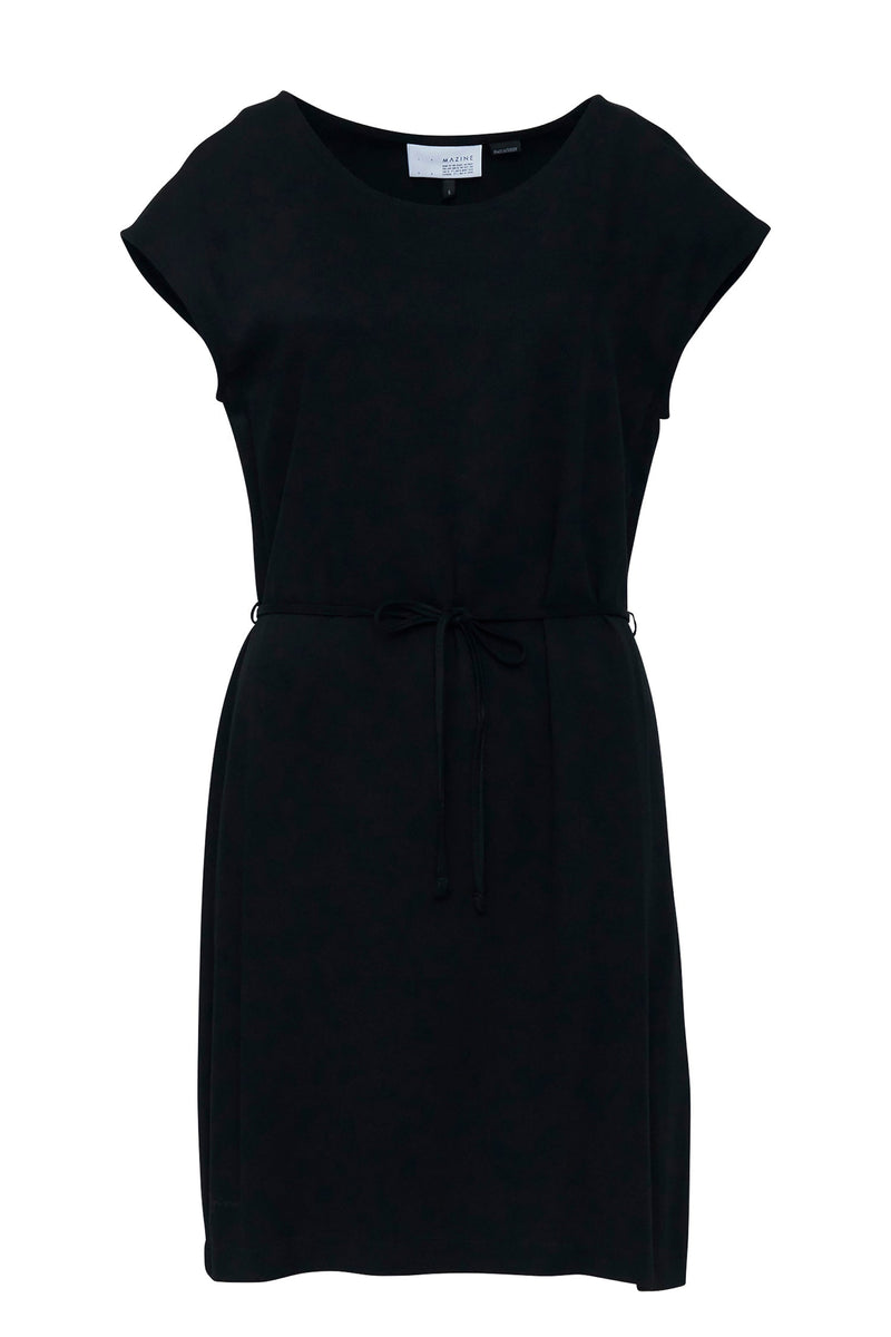 Maren ist 1,75 und trägt Größe S