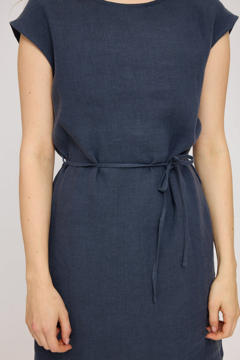 Julia ist 1,78 und trägt Größe S