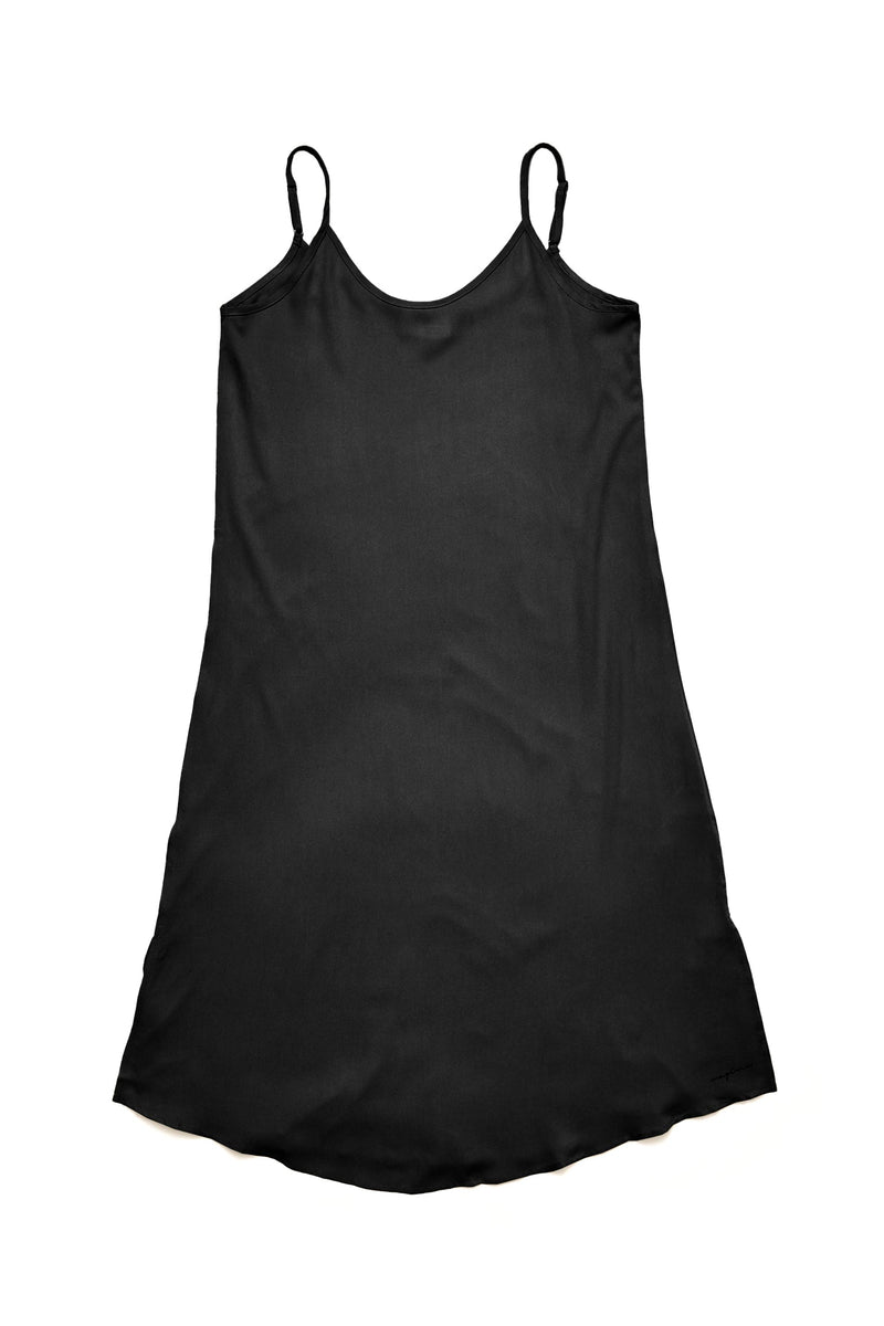 Julia ist 1,78 und trägt Größe S