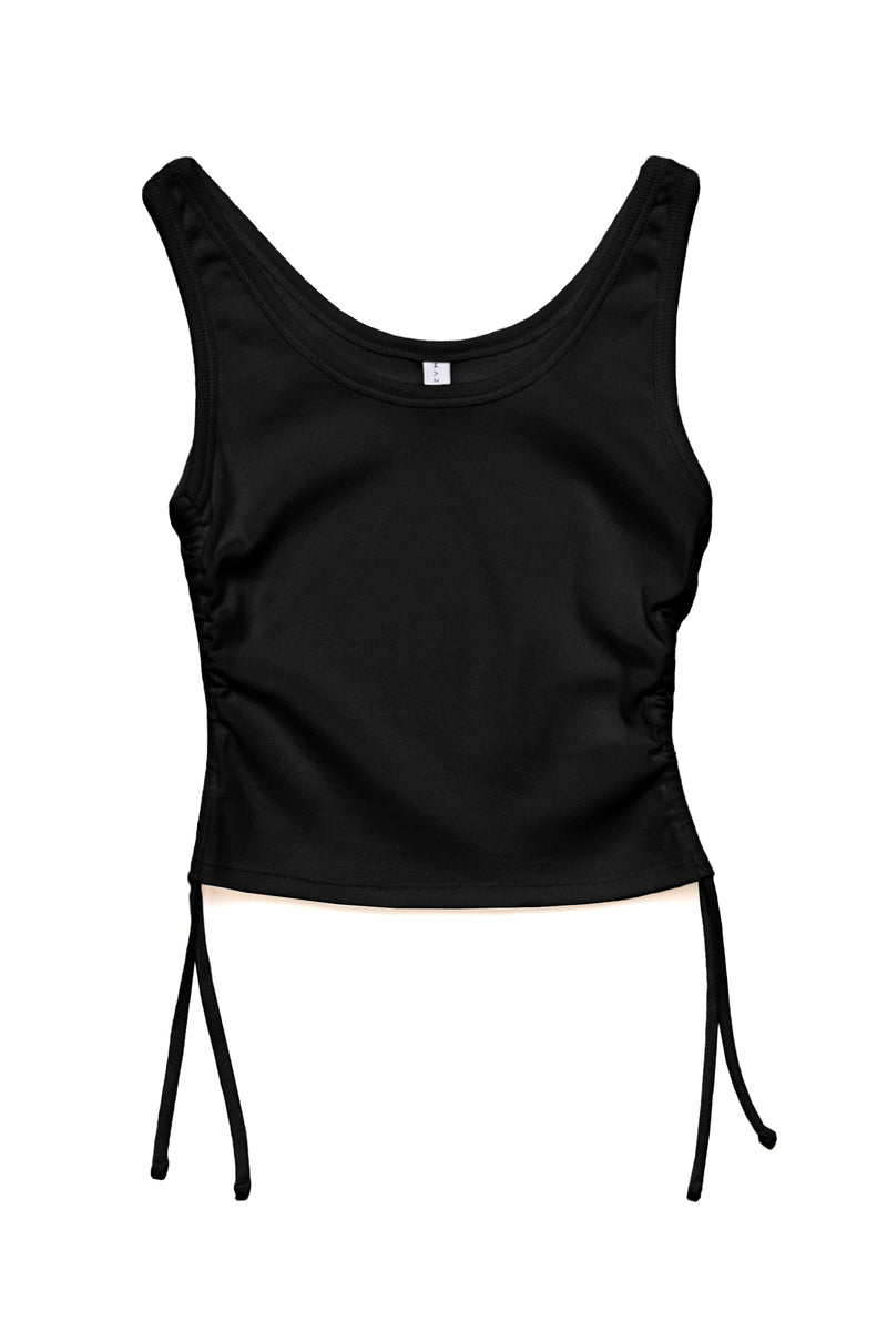 Maren ist 1,75 und trägt Größe S