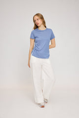 Julia ist 1,78 und trägt Größe S