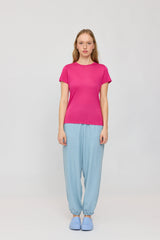 Julia ist 1,78 und trägt Größe S