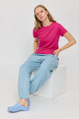 Julia ist 1,78 und trägt Größe S