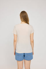 Julia ist 1,78 und trägt Größe S