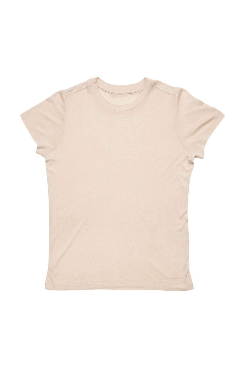 Julia ist 1,78 und trägt Größe S