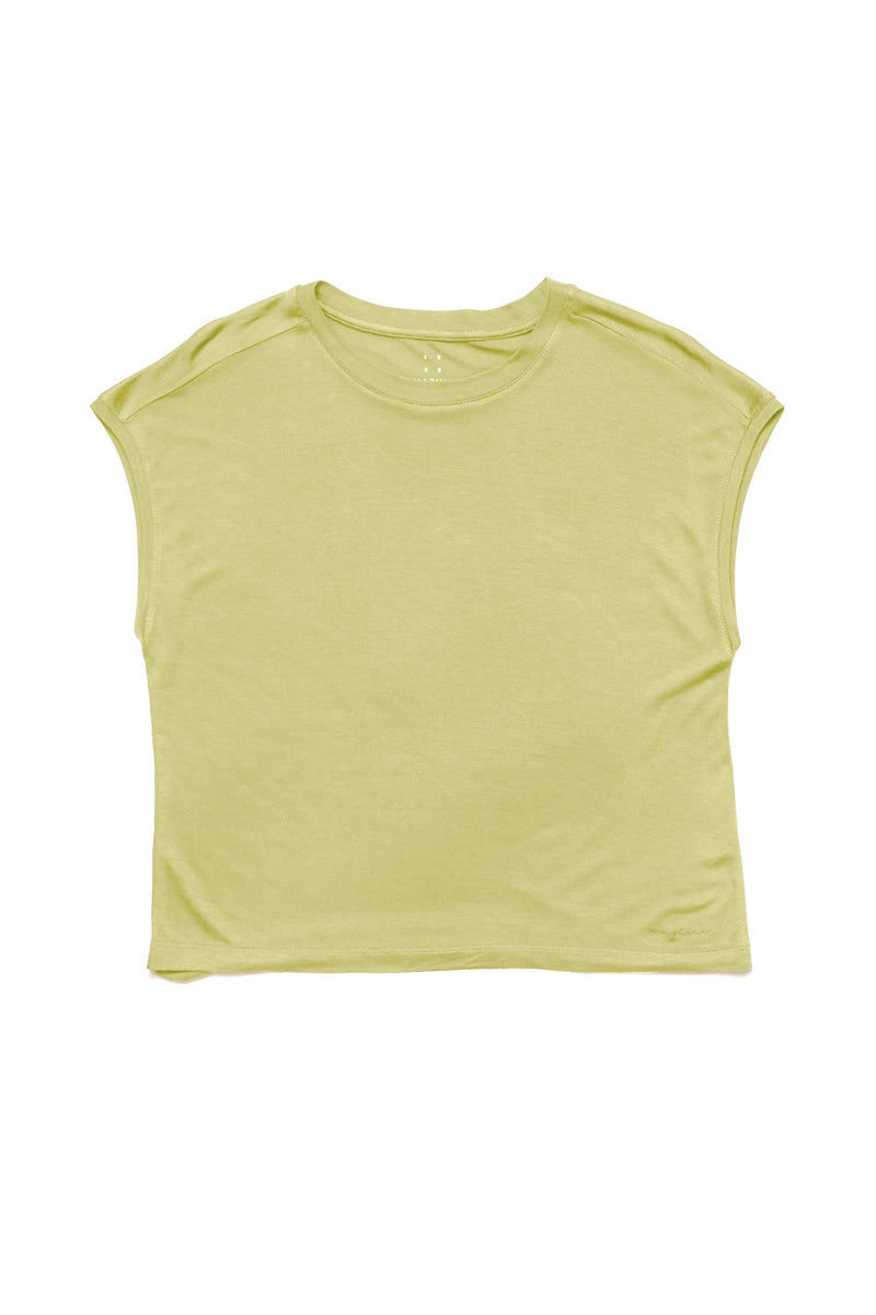 Julia ist 1,78 und trägt Größe S