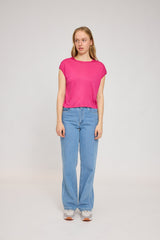 Julia ist 1,78 und trägt Größe S