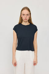 Julia ist 1,78 und trägt Größe S