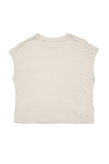 Maren ist 1,75 und trägt Größe S