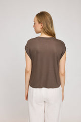 Julia ist 1,78 und trägt Größe S