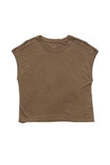 Julia ist 1,78 und trägt Größe S