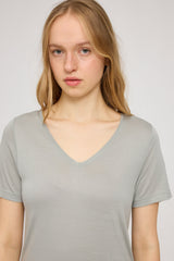 Julia ist 1,78 und trägt Größe S