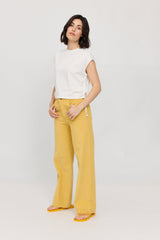 Maren ist 1,75 und trägt Größe S